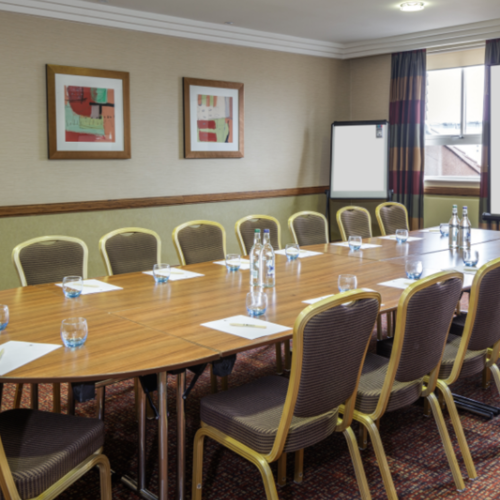 <p>KELVIN ROOM</p>